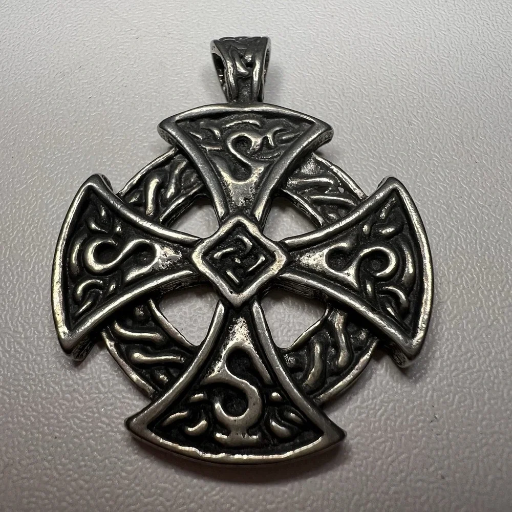Silver-Colored Celtic Cross Pendant Intricate Knotwork Central Knot - Picture 1 of 4